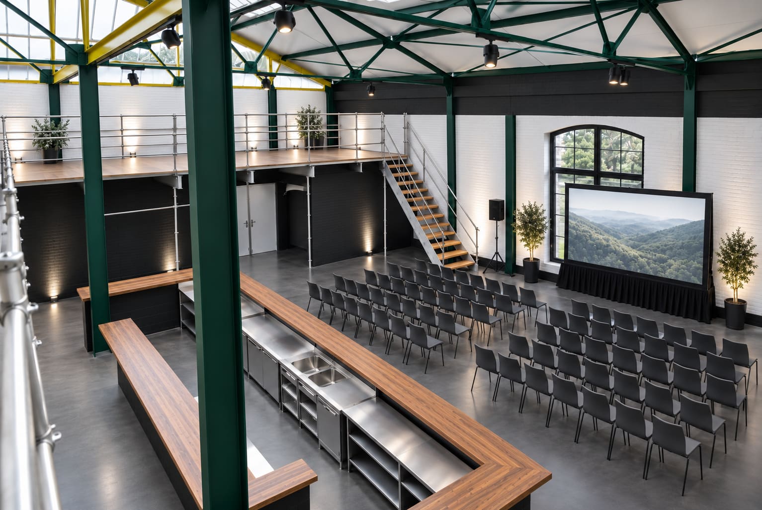 Screening mit Reihenbestuhlung in der Halle des Cordeshofs